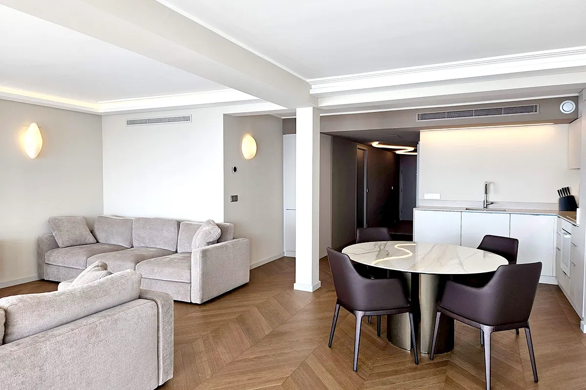 Vue salon 1 de la Rénovation Juan les Pins